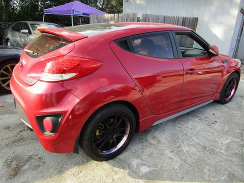 Used 2014 Hyundai Veloster Turbo image 4