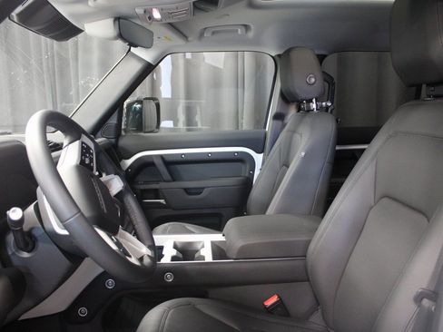 Used 2025 Land Rover Defender 110 S image 29