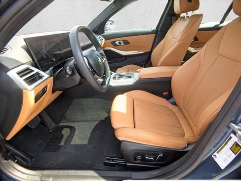 Used 2025 BMW 330i Sedan RWD image 17