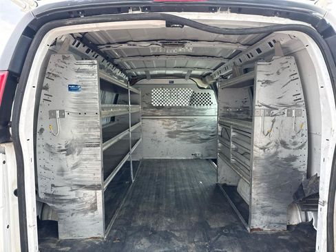 Used 2011 Chevrolet Express 2500 RWD image 14