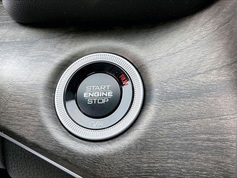New 2025 Jeep Grand Cherokee L Limited AWD/4WD image 28