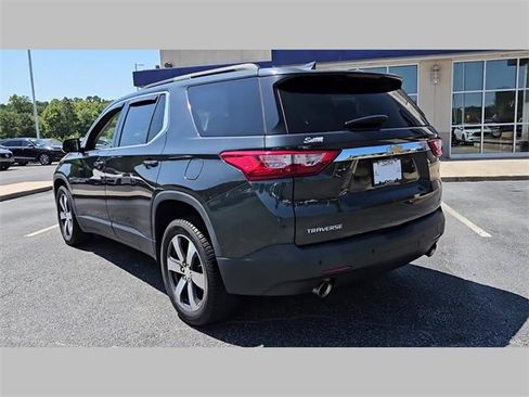 Used 2020 Chevrolet Traverse LT w/ LT Premium Package image 41