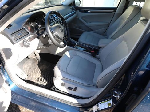 Used 2018 Volkswagen Passat 2.0T SE image 15