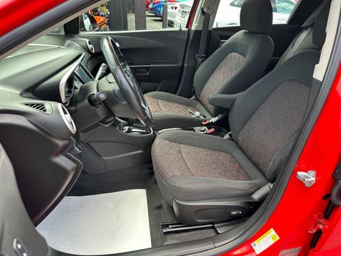 Used 2017 Chevrolet Sonic LT w/ Convenience Package FWD image 17