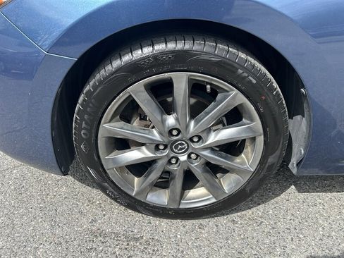 Used 2018 MAZDA MAZDA3 Touring FWD image 8