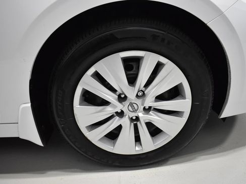 Certified 2025 Nissan Sentra S FWD image 10