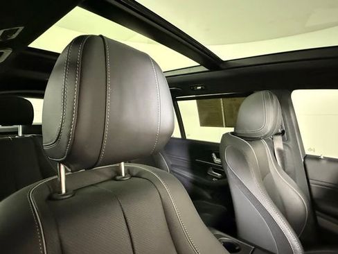 Used 2025 Mercedes-Benz GLS 580 4MATIC image 34