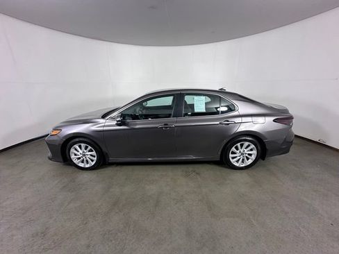 Used 2022 Toyota Camry LE FWD image 6