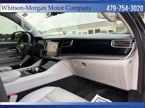Used 2023 Jeep Wagoneer L Series II AWD/4WD image 48