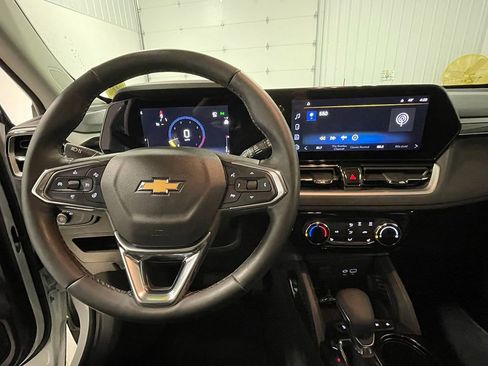 Used 2025 Chevrolet TrailBlazer LT w/ LT Cold Weather Package image 35