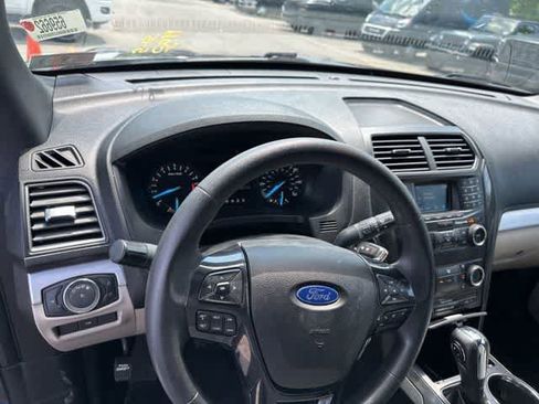 Used 2018 Ford Explorer 4WD image 6