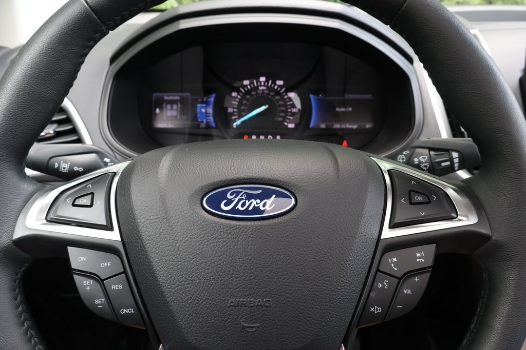 Used 2024 Ford Edge SEL w/ Convenience Package AWD/4WD image 30