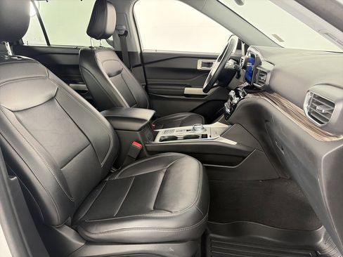 Certified 2023 Ford Explorer Limited image 32