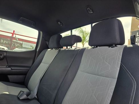 Used 2021 Toyota Tacoma TRD Sport w/ Technology Package image 22