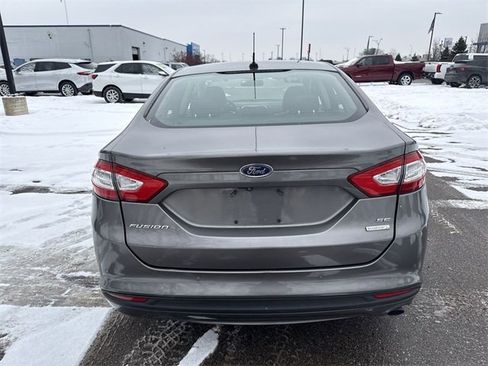 Used 2014 Ford Fusion SE w/ Equipment Group 202A image 4