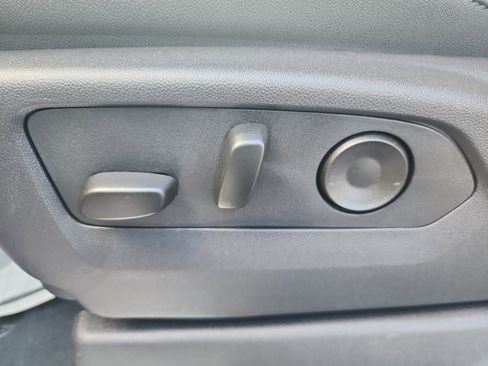 New 2025 GMC Sierra 2500 SLT w/ SLT Convenience Package image 12