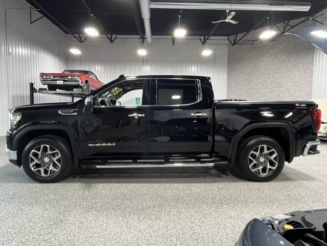 Certified 2023 GMC Sierra 1500 SLT w/ SLT Premium Package AWD/4WD image 2