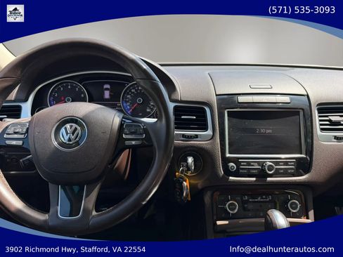 Used 2013 Volkswagen Touareg VR6 AWD/4WD image 28
