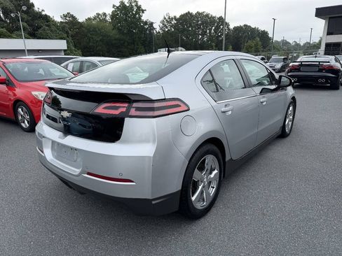 Used 2011 Chevrolet Volt Premium w/ Premium Trim Package FWD image 4