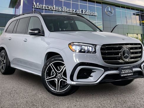 Used 2026 Mercedes-Benz GLS 450 4MATIC image 1