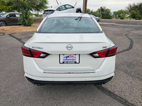 Used 2023 Nissan Altima 2.5 SR w/ SR Premium Package FWD image 4