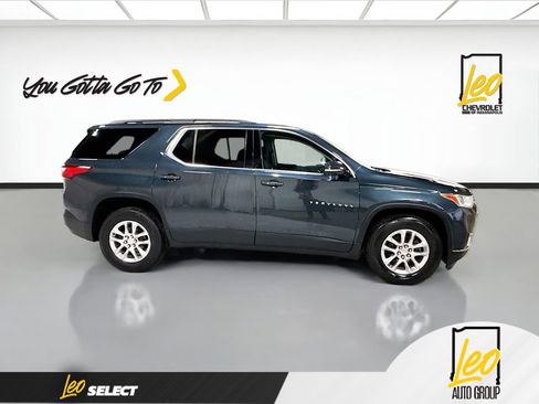 Used 2020 Chevrolet Traverse LT w/ Driver Confidence II Package AWD/4WD image 4