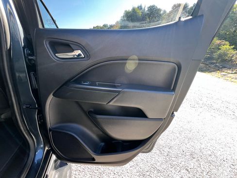 Used 2019 Chevrolet Colorado LT image 25