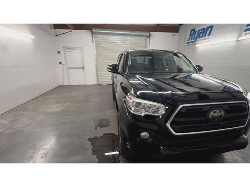 Used 2019 Toyota Tacoma SR5 RWD image 3