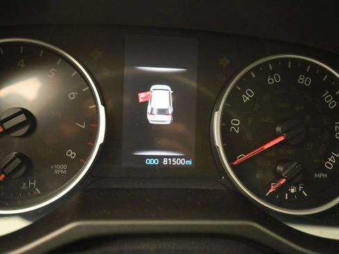 Used 2019 Toyota RAV4 XLE Premium FWD image 11
