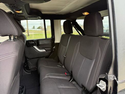 Used 2013 Jeep Wrangler Unlimited Sahara w/ Dual Top Group AWD/4WD image 20