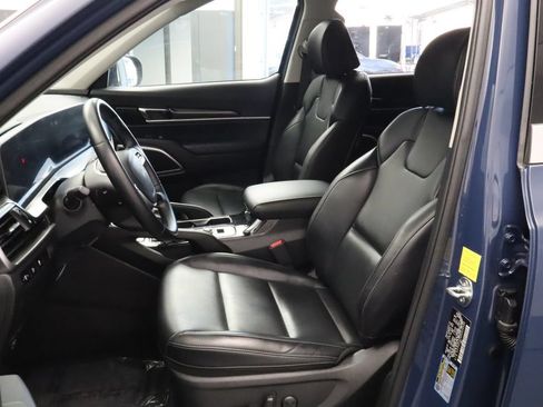 Used 2024 Kia Telluride S w/ S Sunroof Package FWD image 19