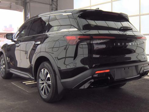 Certified 2023 INFINITI QX60 Pure FWD image 3