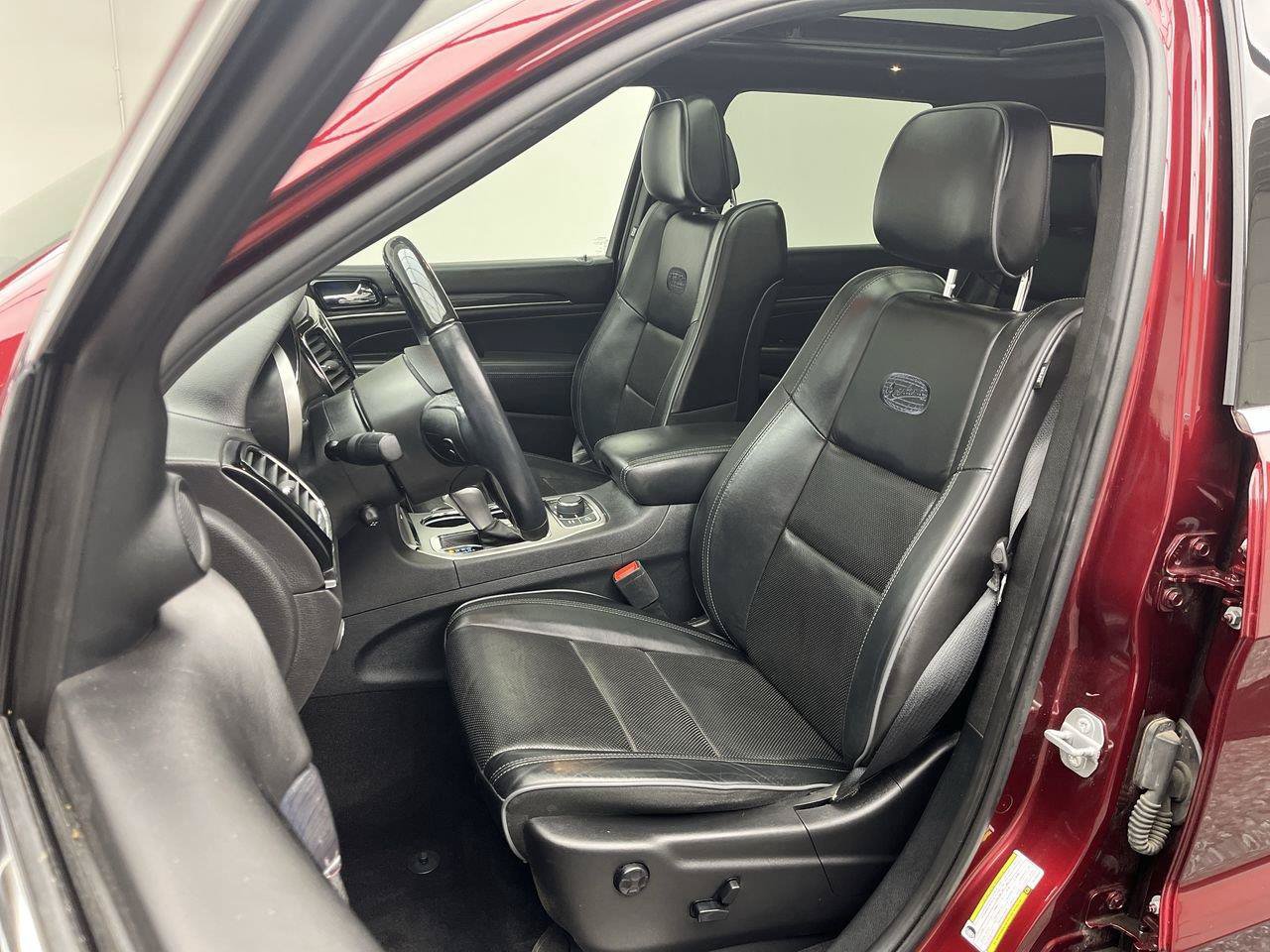 Used 2019 Jeep Grand Cherokee Overland AWD/4WD image 10