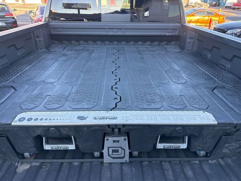 Used 2023 Chevrolet Silverado 1500 ZR2 image 12