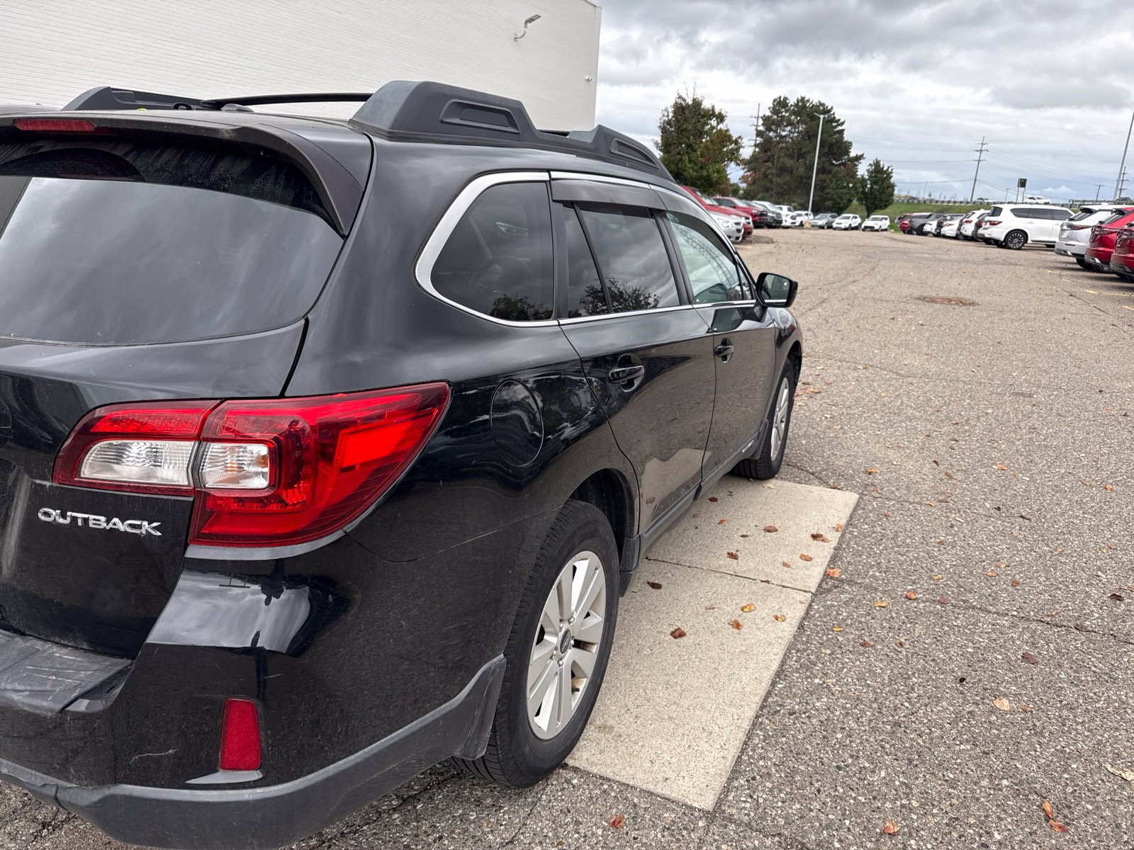 Used 2015 Subaru Outback 2.5i Premium w/ Popular Package #3 AWD/4WD image 3