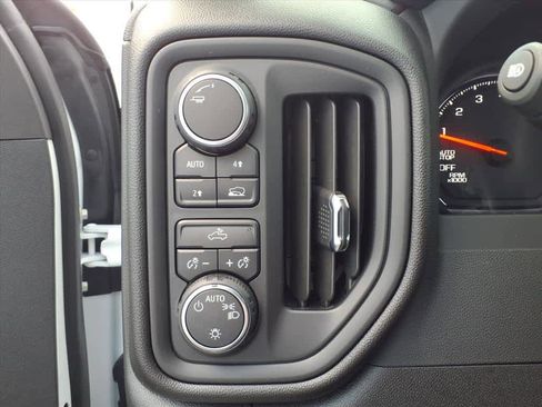 Used 2025 Chevrolet Silverado 1500 Custom AWD/4WD image 11