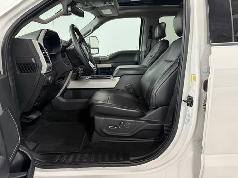 Used 2019 Ford F250 Lariat w/ Lariat Ultimate Package image 9