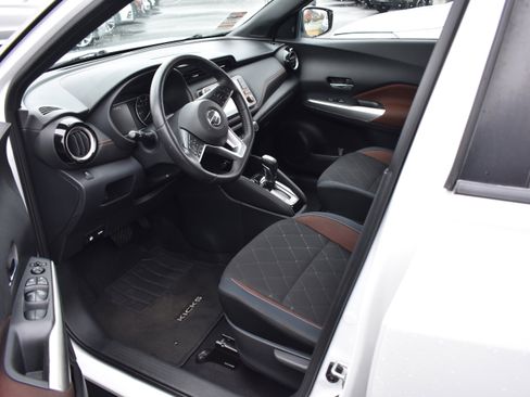 Used 2019 Nissan Kicks SR w/ Exterior Package image 12