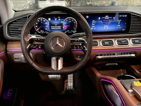 Used 2024 Mercedes-Benz GLS 450 4MATIC image 8