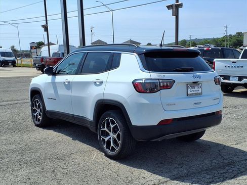 Used 2024 Jeep Compass Limited image 2