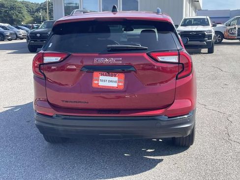 Certified 2024 GMC Terrain SLE w/ Driver Convenience Package FWD image 5