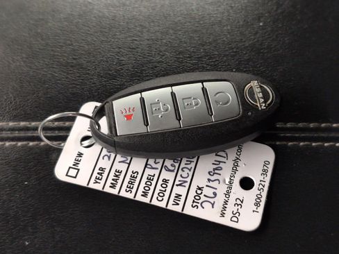 Used 2022 Nissan Pathfinder SV AWD/4WD image 26