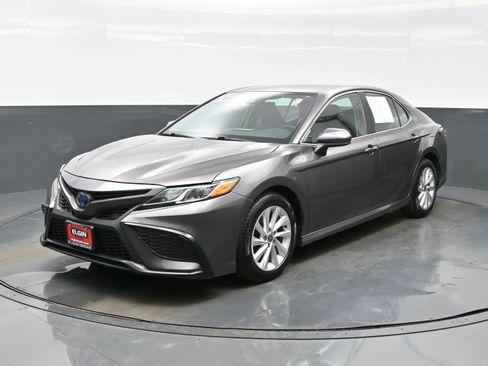 Used 2024 Toyota Camry LE image 2