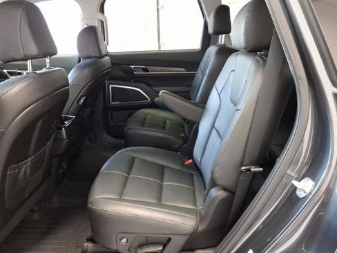 Used 2022 Kia Telluride EX w/ EX Premium Package AWD/4WD image 12