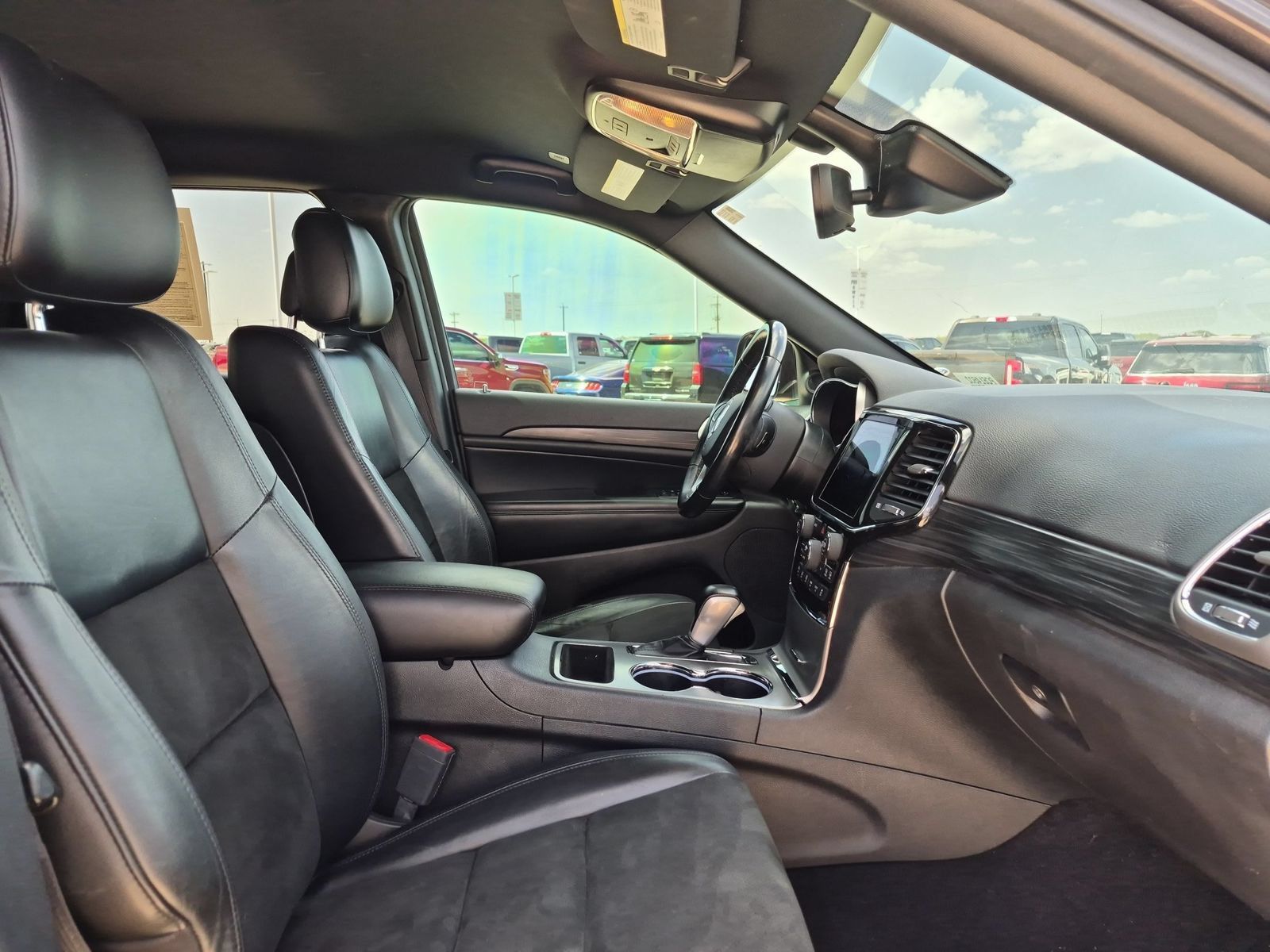 Used 2021 Jeep Grand Cherokee Laredo X AWD/4WD image 26