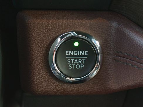 Used 2024 Ford Expedition Limited image 16