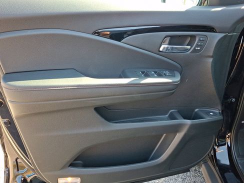 New 2026 Honda Ridgeline Black Edition image 13