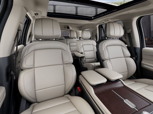New 2027 Lincoln Navigator Reserve AWD/4WD image 35