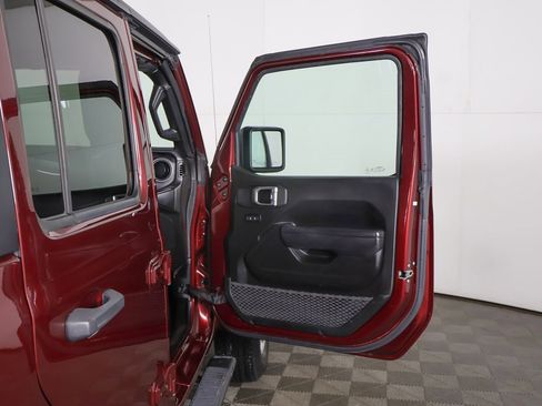 Used 2022 Jeep Gladiator Sport image 17