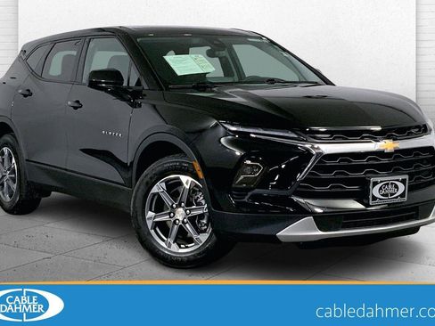 Used 2025 Chevrolet Blazer LT image 1